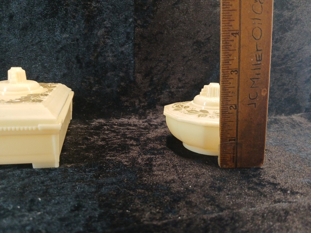 Plastic Vanity Set Gold Leaf Accents Vintage