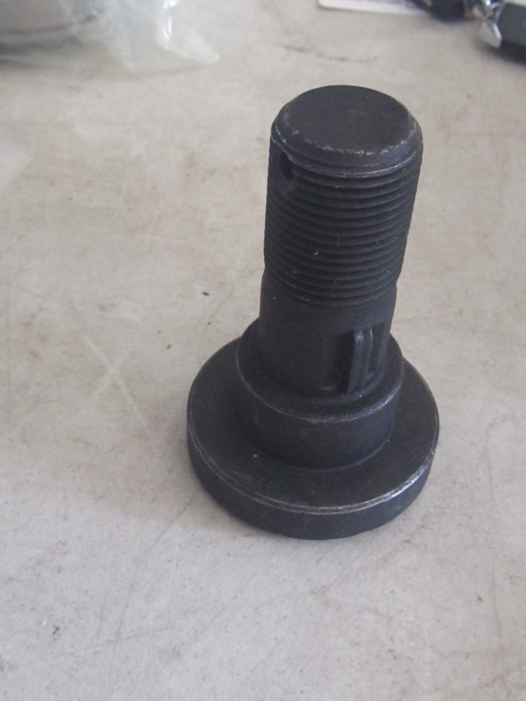 BRADCO BRUSH CUTTER BLADE BOLT 17389
