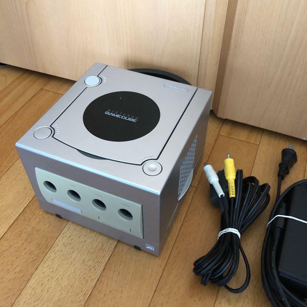 Nintendo GameCube Launch Edition Spice Silver Console With Adapter ＆ AV cable