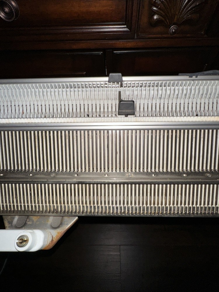 Passap Duomatic 80 Knitting Machine - READ