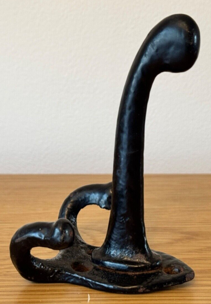 VINTAGE METAL TRIPLE COAT HOOK BLACK