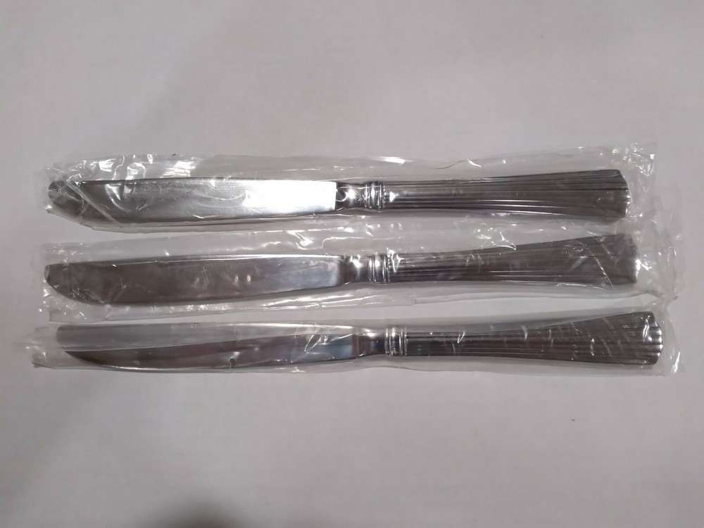 3 Reed & Barton Stainless 18/10 Glossy Dinner Knives