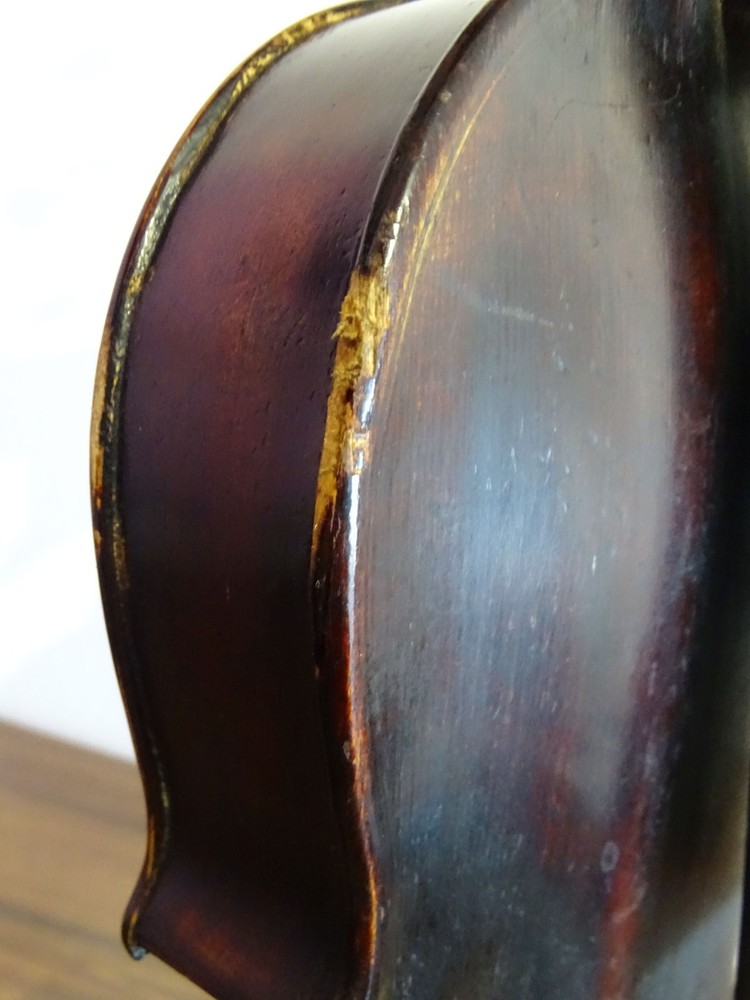 VIOLIN WITH LION HEAD - labelled JACOBUS STAINER (Nr. 522)