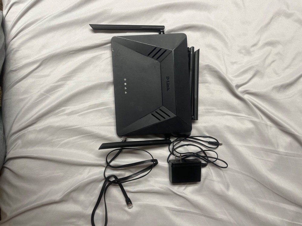 D-Link DIR-2055 Wired Router Used Black