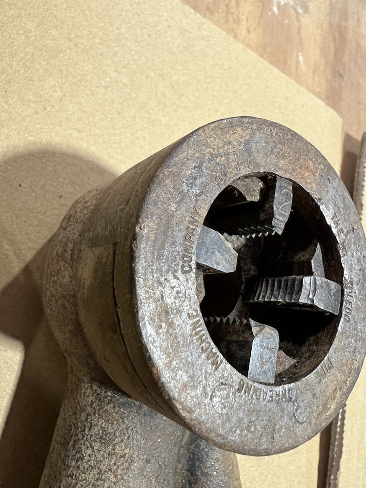 Toledo 00 Pipe Threader “Bad Dies”