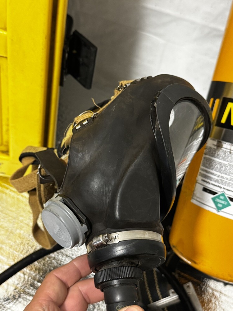 MSA cylinder 5-978-1 with frame harness and mask
