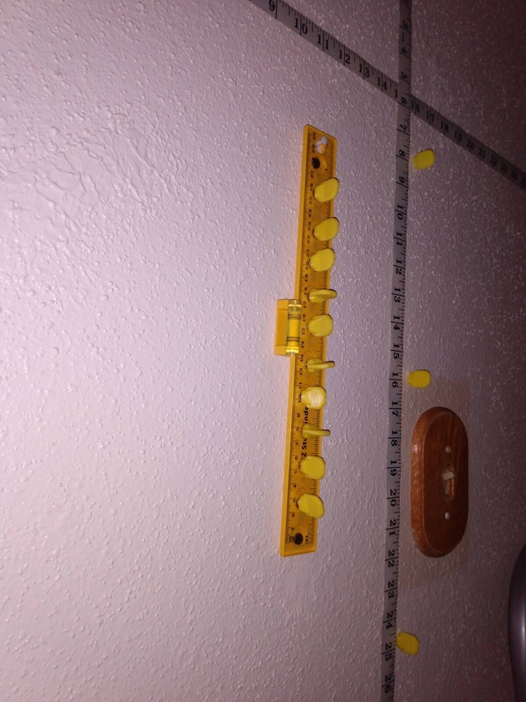 EZ Stud Finder with 10 Additional Magnetic Markers