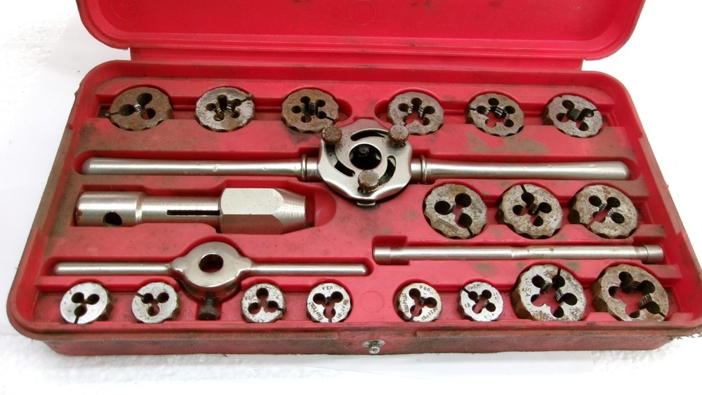 Blue Point tools TD2425 SAE tap and die set USA