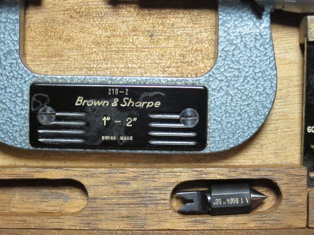 BROWN & SHARPE 1-2" Thread Micrometer Model 210-2, USED