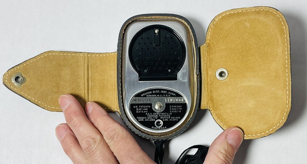 VINTAGE Master III Universal Light Exposure Meter Model 737 Original Case