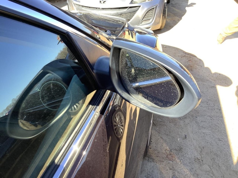 6 2011 Glove Box 4882914