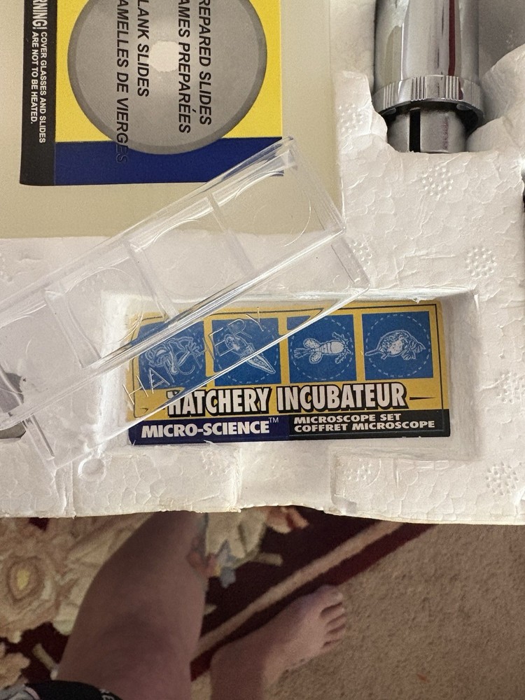 Vintage MICRO-SCIENCE MEGA SCREEN MICROSCOPE 62 PCS 1998-Used/Powers On