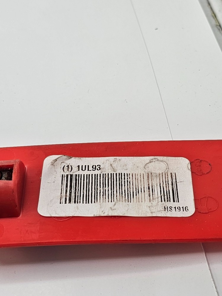 HS1916 Bosch 1 1/2” x 12” Scaling Chisel