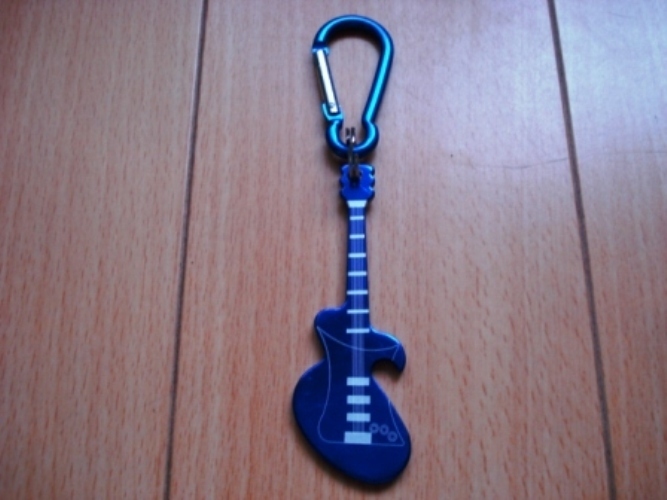 Keychain Guitar (one piece)