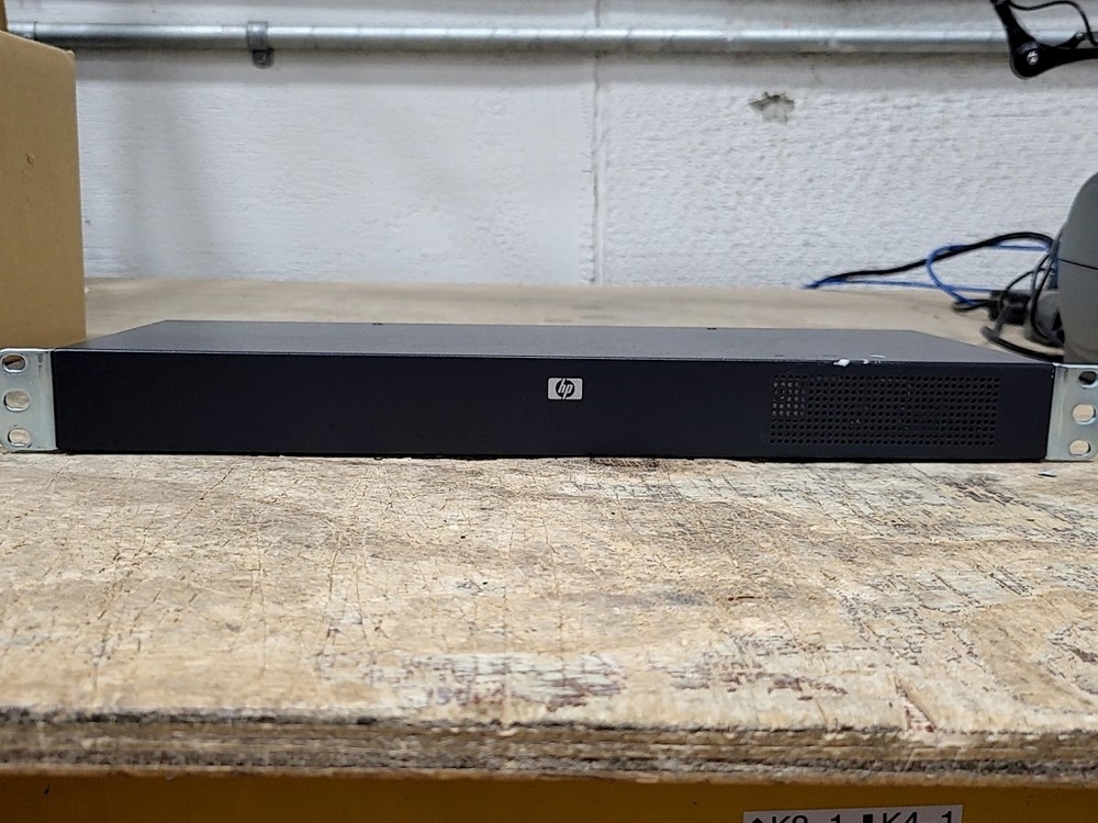 HP AF617A 513736-001 KVM Switch SEE NOTES