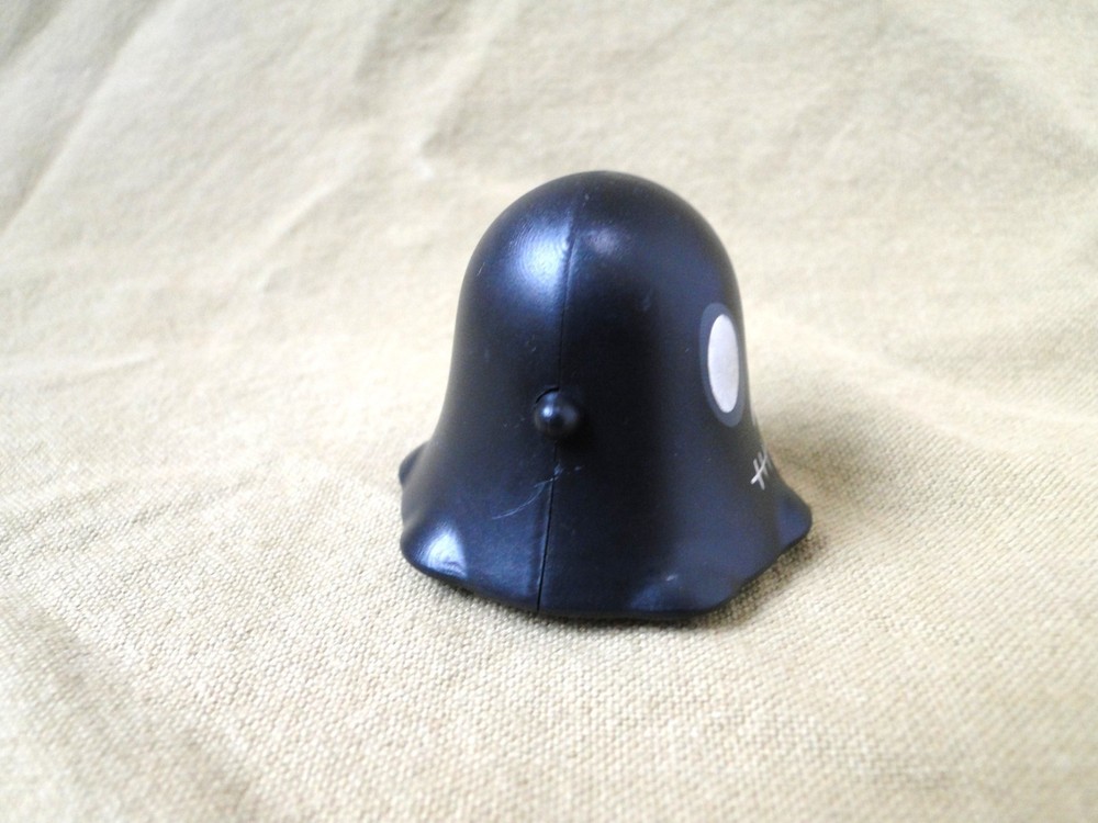 Small Black Ghost Pull-back *TESTED