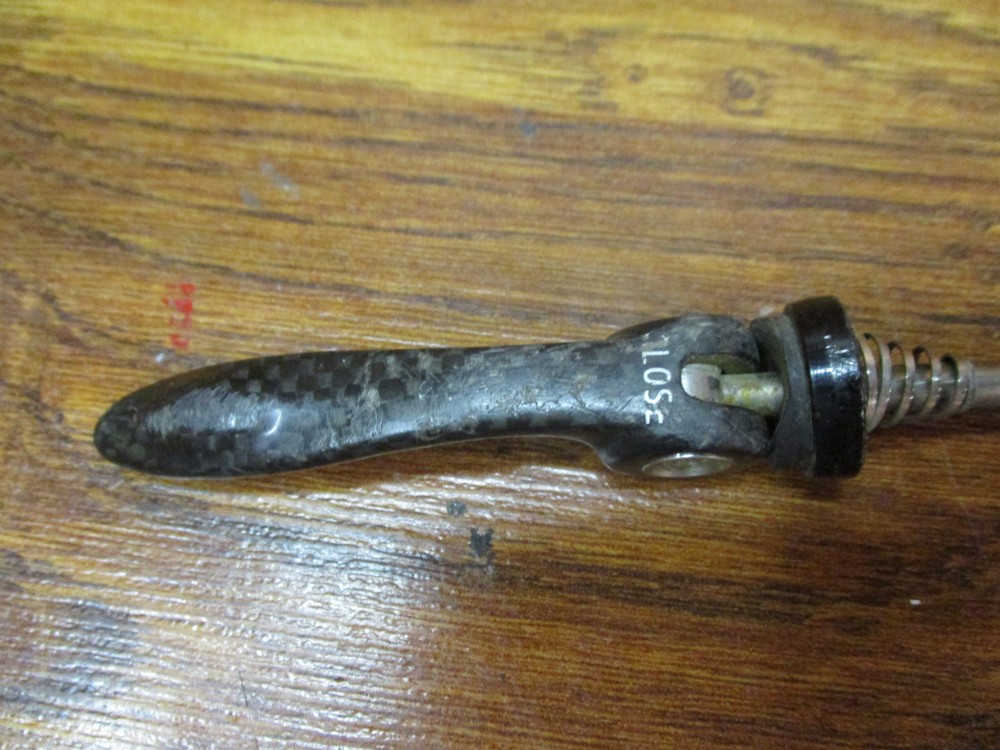 CARBON & TITANIUM QUICK RELEASE REAR WHEEK SKEWER