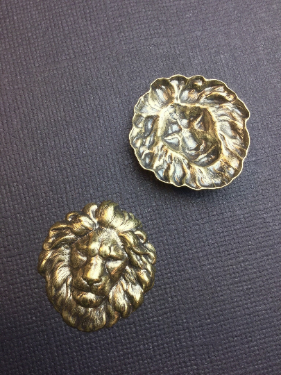 45053 - 2 Pc Medium Lion Head Finding Stamping Brass Ox