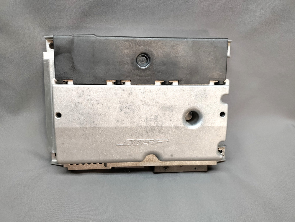 2005-2011 STS Bose Amplifier w/Surround 15856207