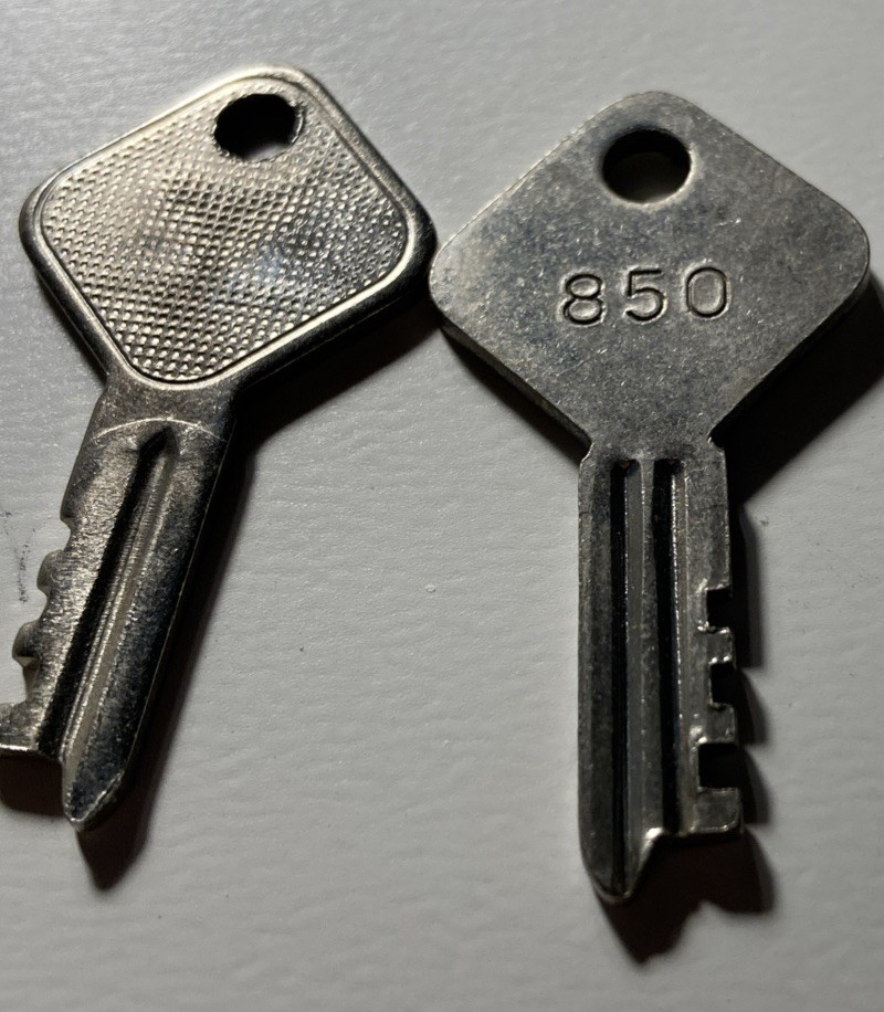 2 Eagle # 850 Luggage Key
