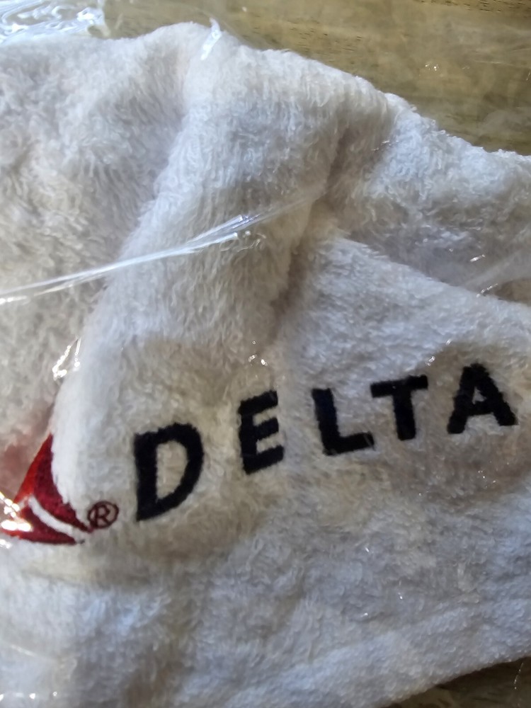 Delta Airlines Towel Rag White Blue New
