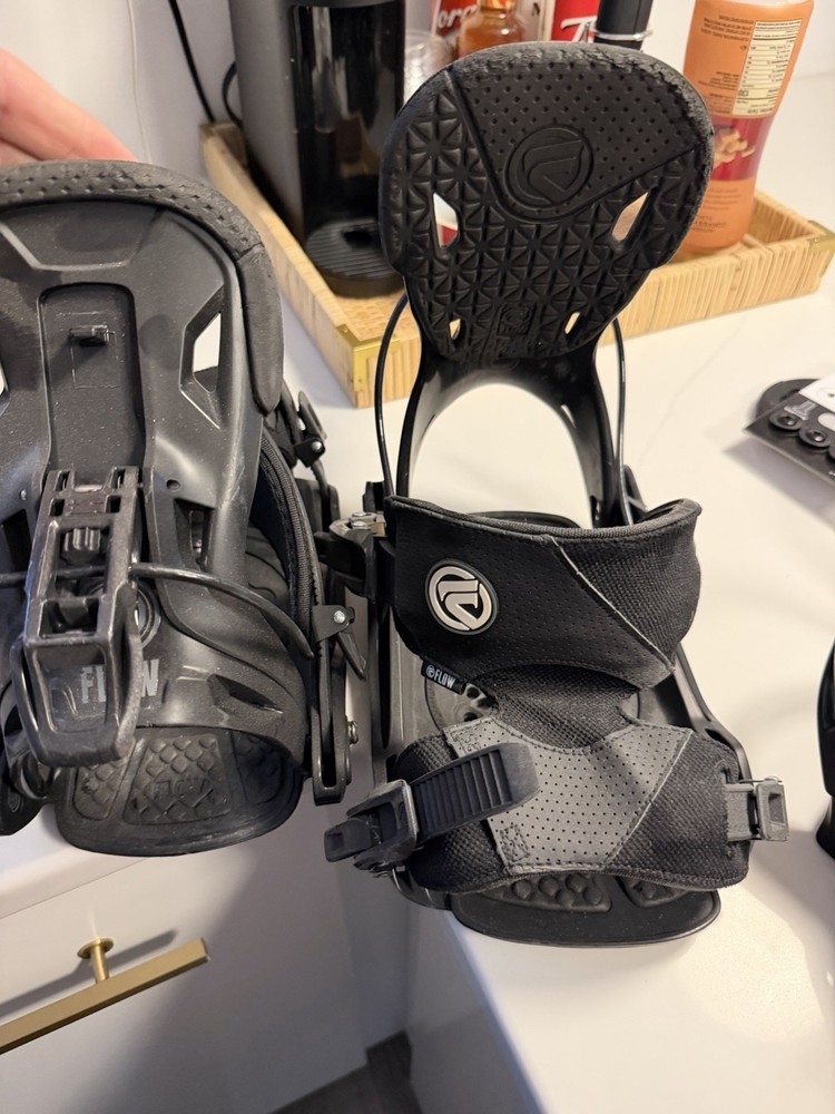 Flow Snowboard Bindings Black Adjustable Toe Ramp 4x4 2x4 Mount