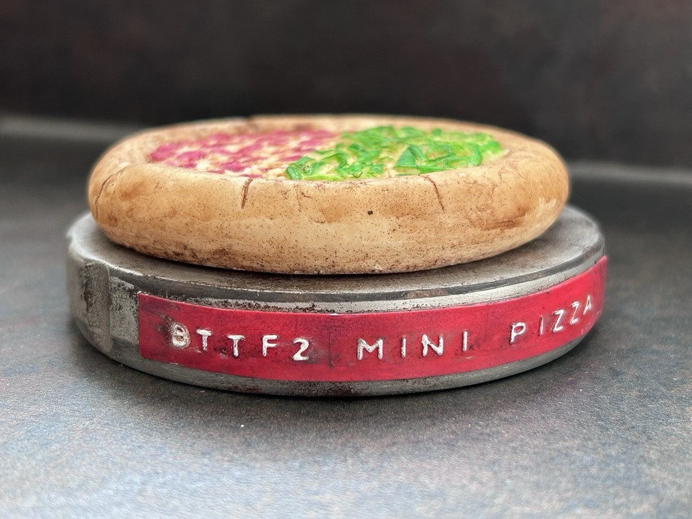 BTTF 2 Back To The Future 2 Pizza Replica Prop Pre Hydrated Version solid resin