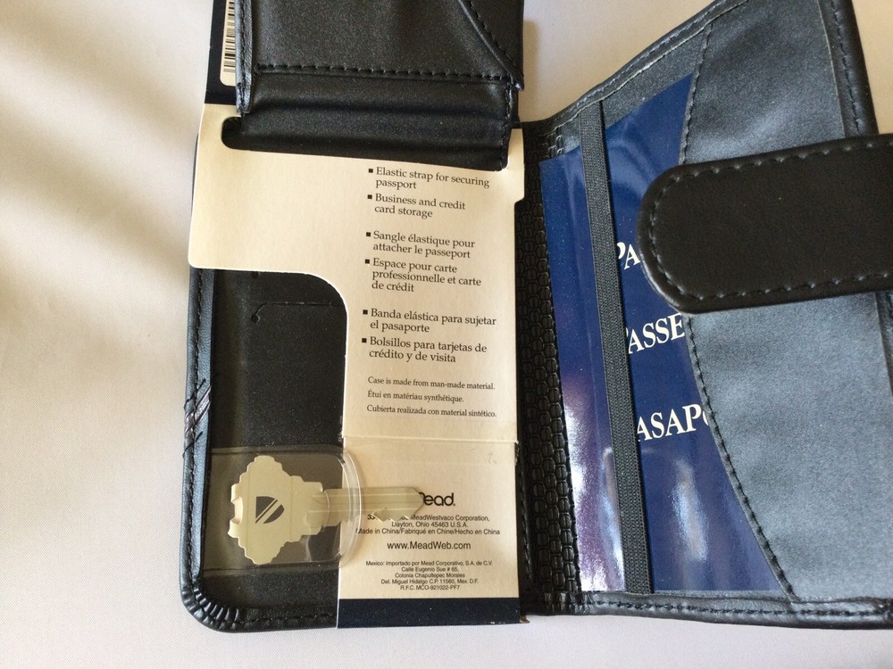Mead Cambridge Passport Folio
