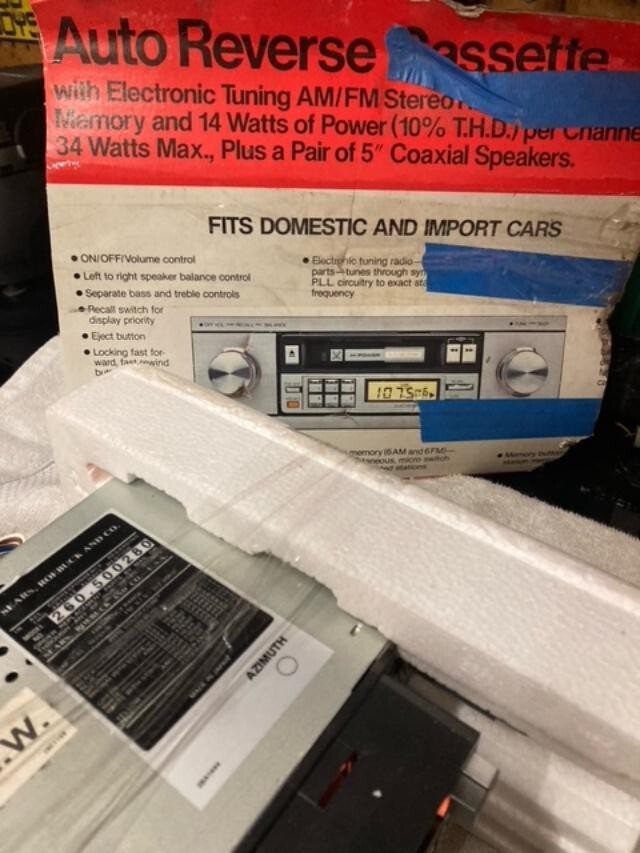 CASSETTE PLAYERIN-DASH NOS NICE! VIDEO