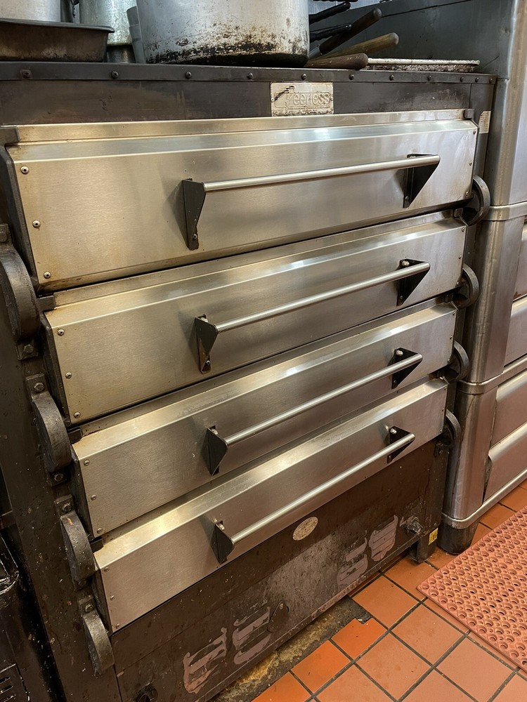Peerless 2324P Multi-Deck Gas Pizza Oven