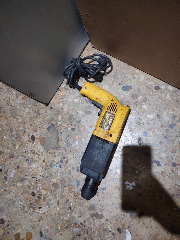 DEWALT TOOLS 3/4” SDS ROTARY HAMMER DRILL, DW514, w/ BITS, SIDE HANDLE & CASE