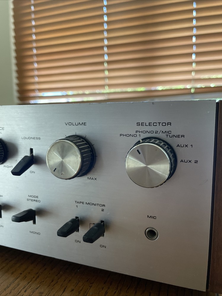 Pioneer SA-600 Vintage Solid State Stereo Integrated Amplifier