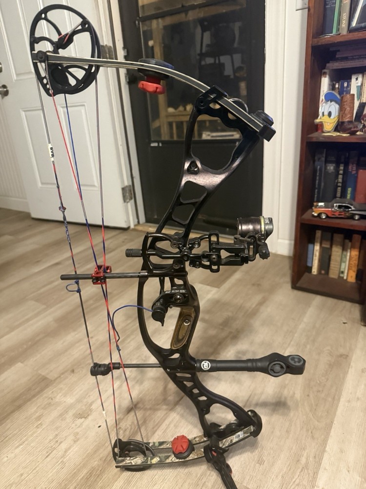Hoyt Alpha Max 32 .60 Lbs Rt Hand