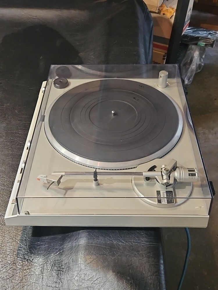 **SEE VIDEO** Technics SL-Q350 Automatic Direct Drive Turntable