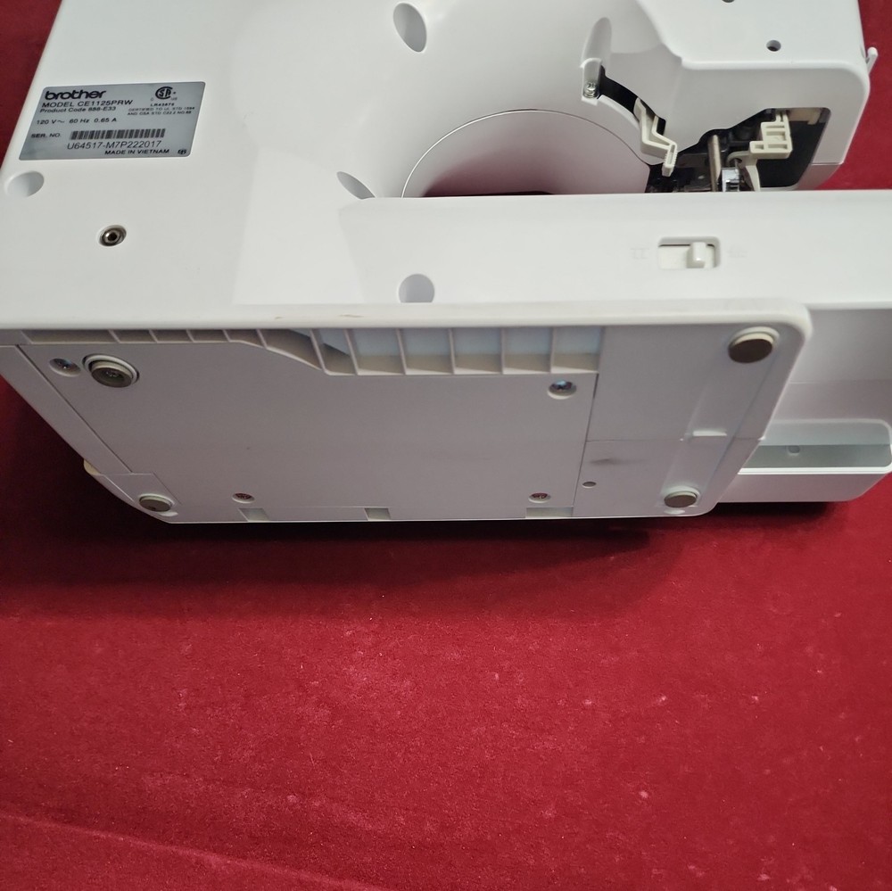 Brother Project Runway CE1125PRW Computerized Sewing