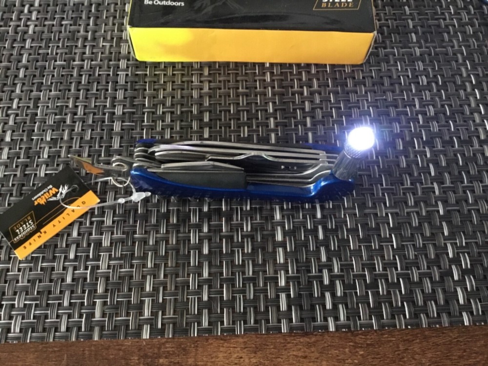 Wilcor multi tool pocket knife with light - blue