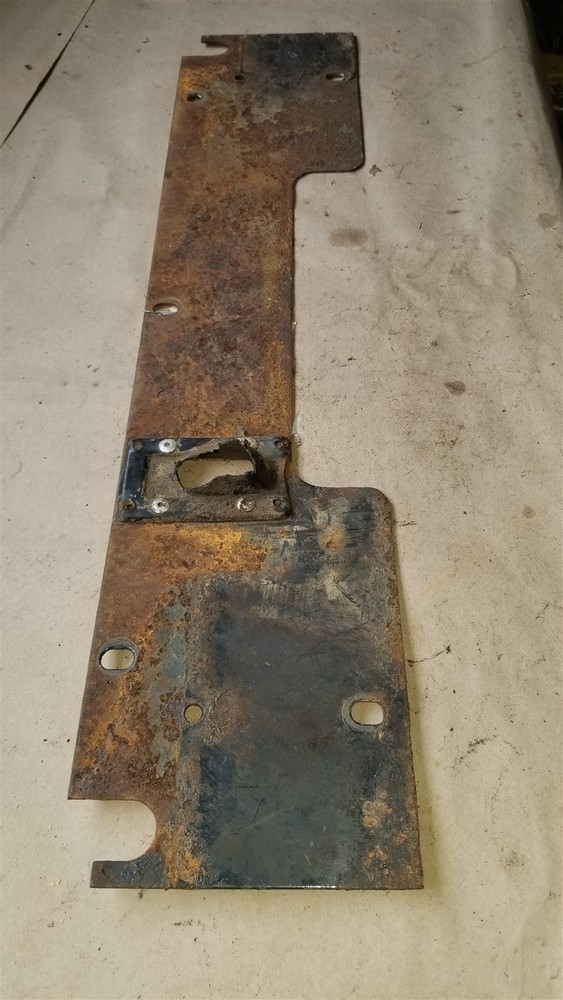 Bobcat 6700211 Lower front panel 853