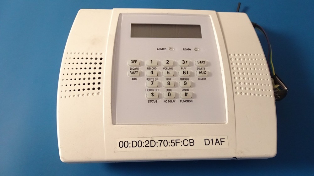 ADT Honeywell Lynx Plus Series Model LYNXPLUS2 Control Panel