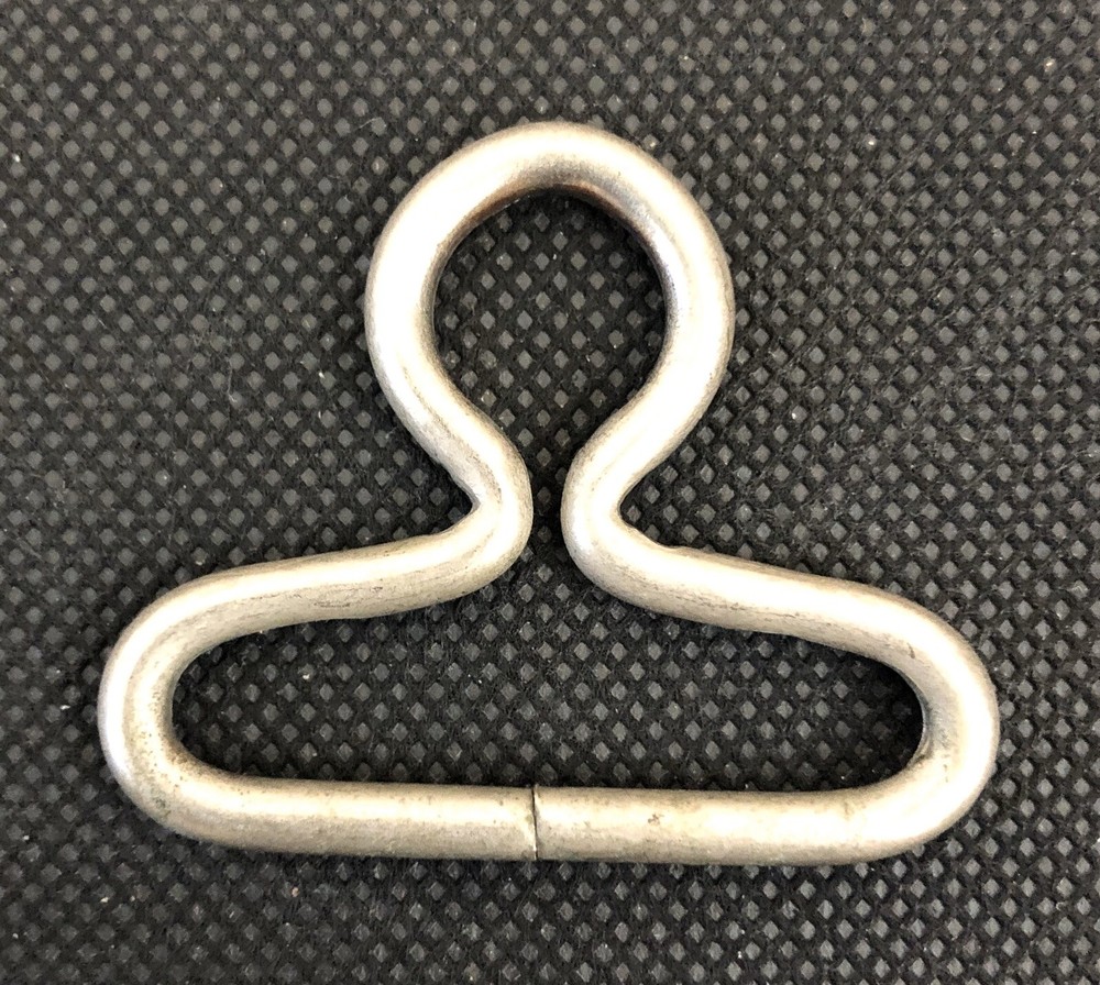 Metal Hardware for a Cloth Strap