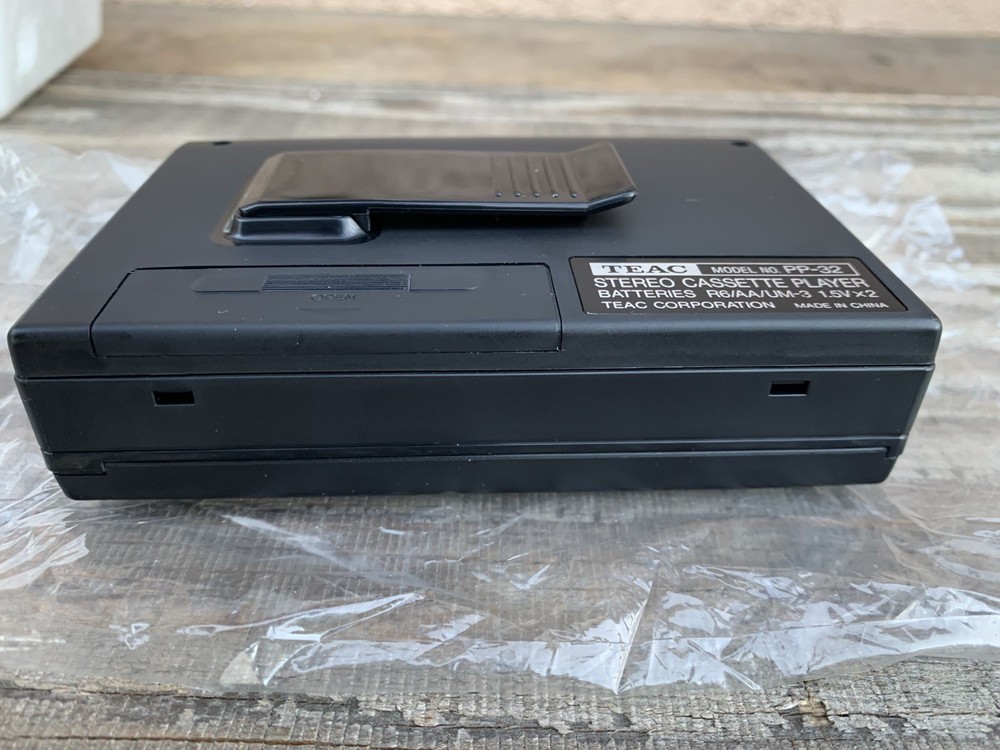 Teac PP-32 Walkman Cassette Player Fully Working
