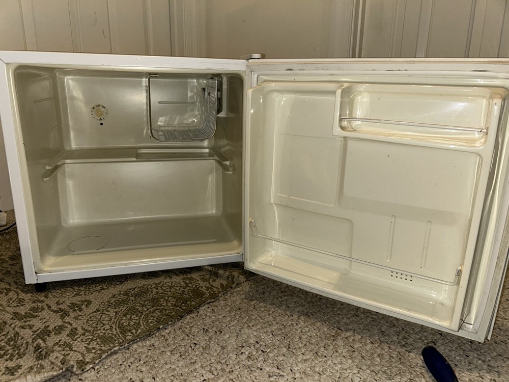 Mini Fridge - Sanyo Compact Refrigerator. Used. Local Pick Up Only