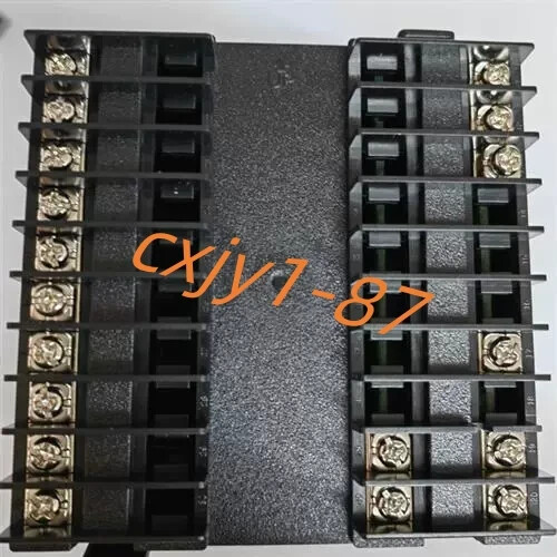 1PC HoneyweII DC1040CR-702100-E temperature controller