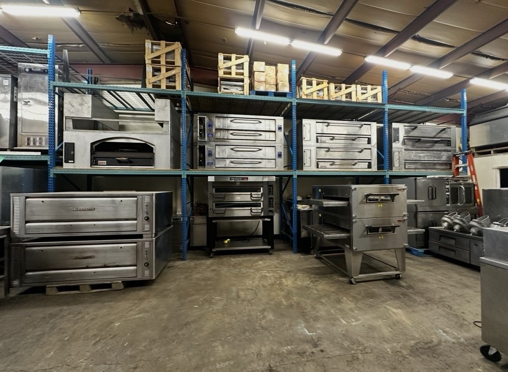 Bakers Pride Y600 double deck pizza oven