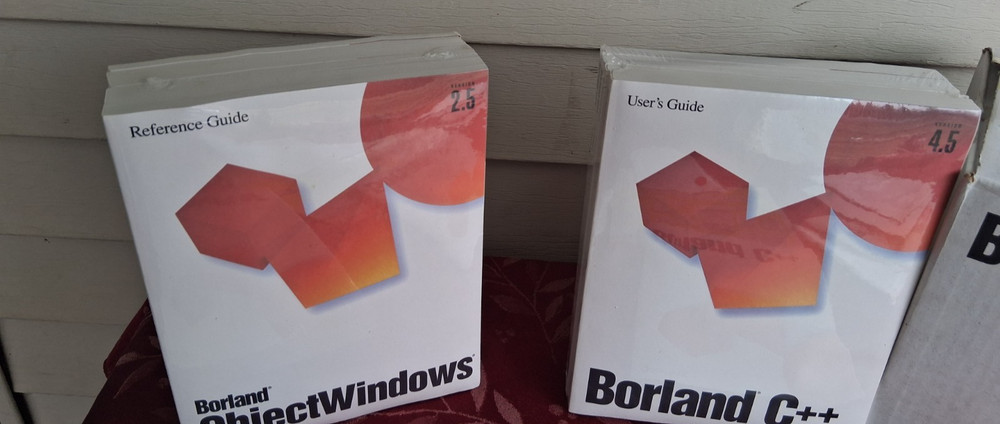 Borland C++ 4.5 Dos,Windows, and WIN32