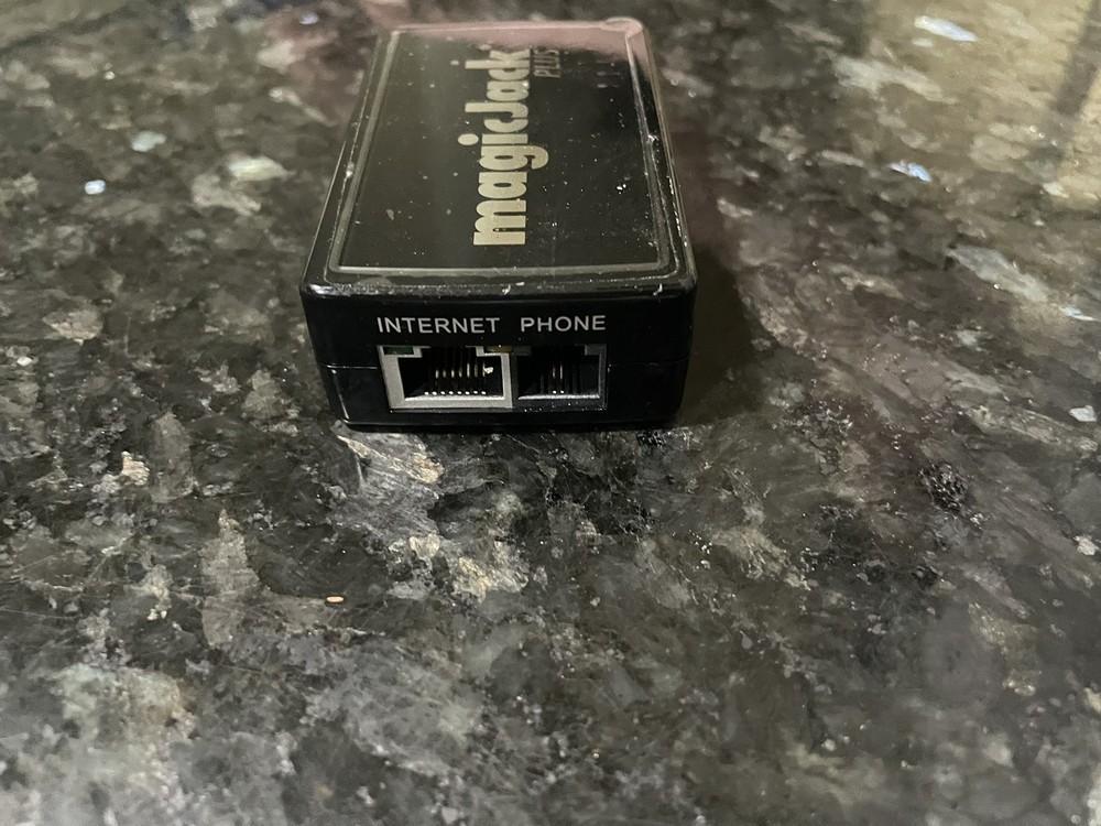 MagicJack Plus Local Long Distance Calling Telephone Unit Device Cable Untested