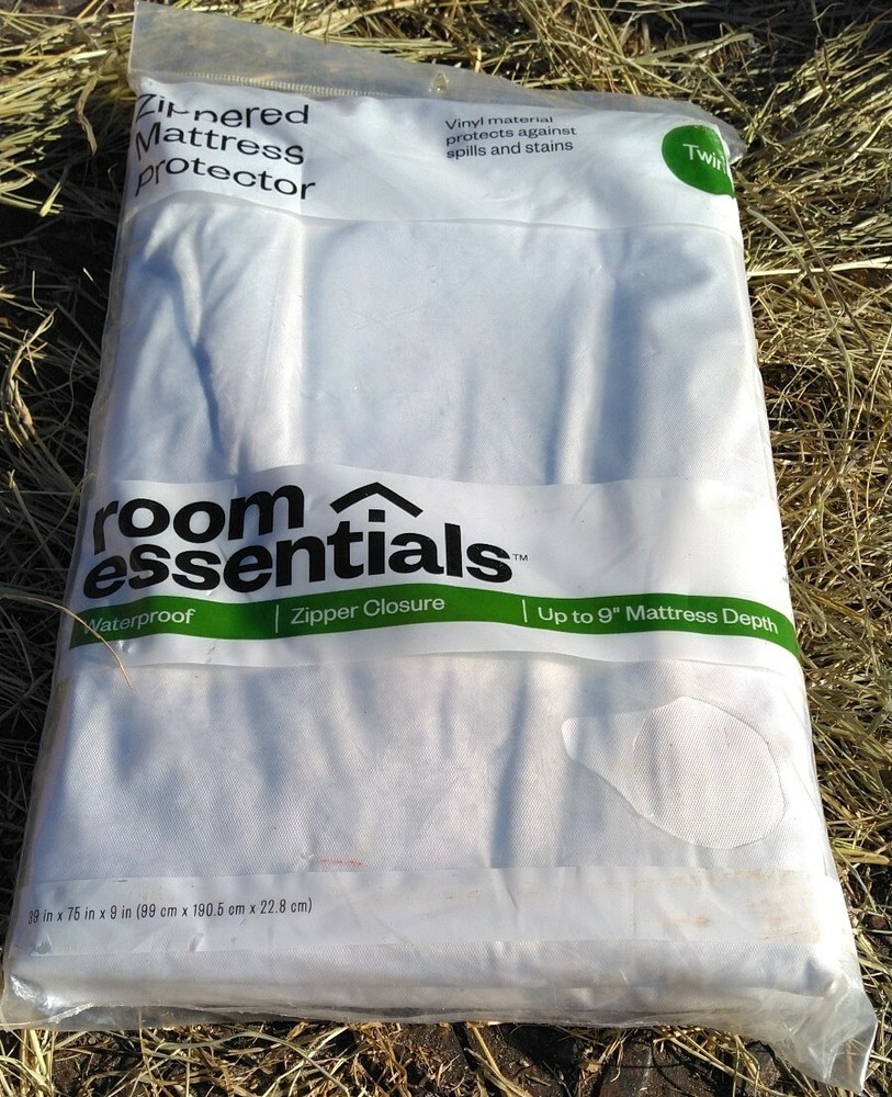 Zippered Twin Mattress Protector Waterproof White 39"x 75"x 9" Essentials