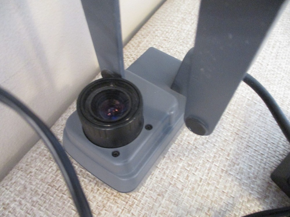 Elmo Visual Presenter DT-70 Table Top Presenter Lamp Camera