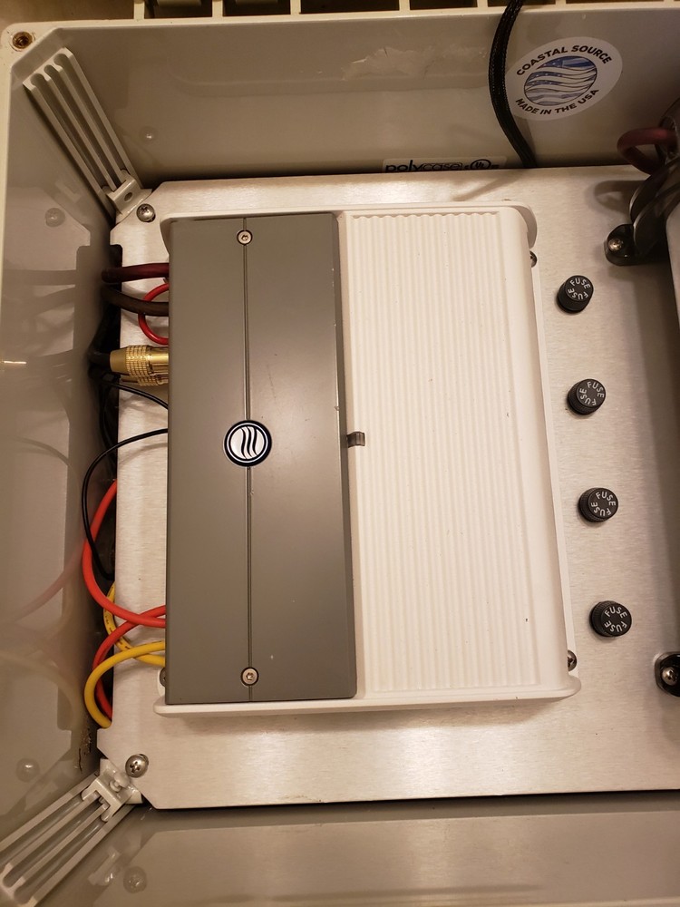 COASTAL SOURCE 4- CHANNEL AMPLIFIERS CAS 600