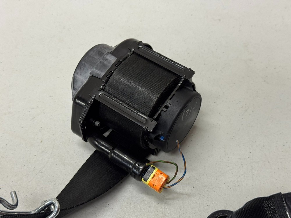 Ford Focus 2012-2014 Front Left Driver Side Seat Belt Retractor OEM