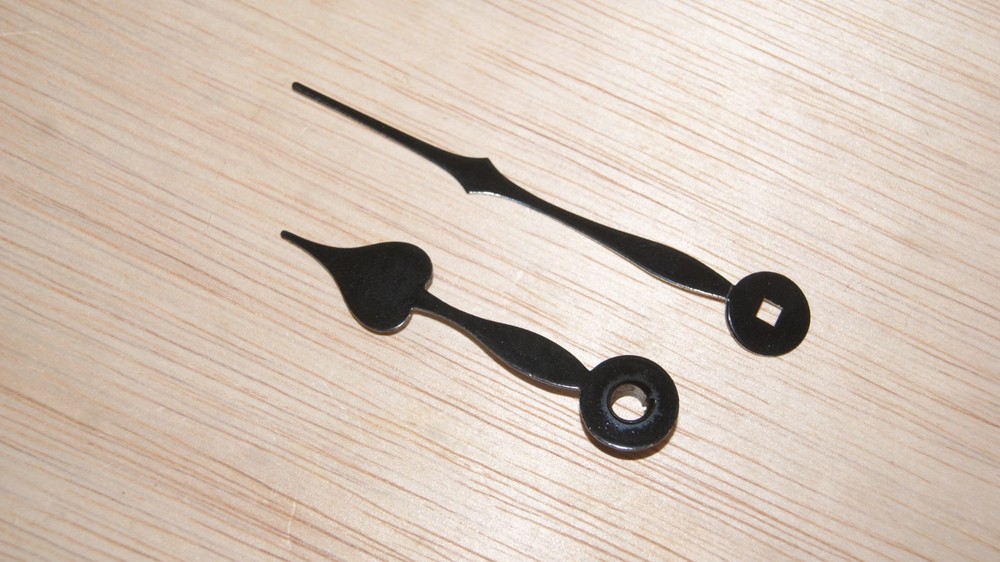 SPADE HANDS STEEL WITH A BLACK FINISH